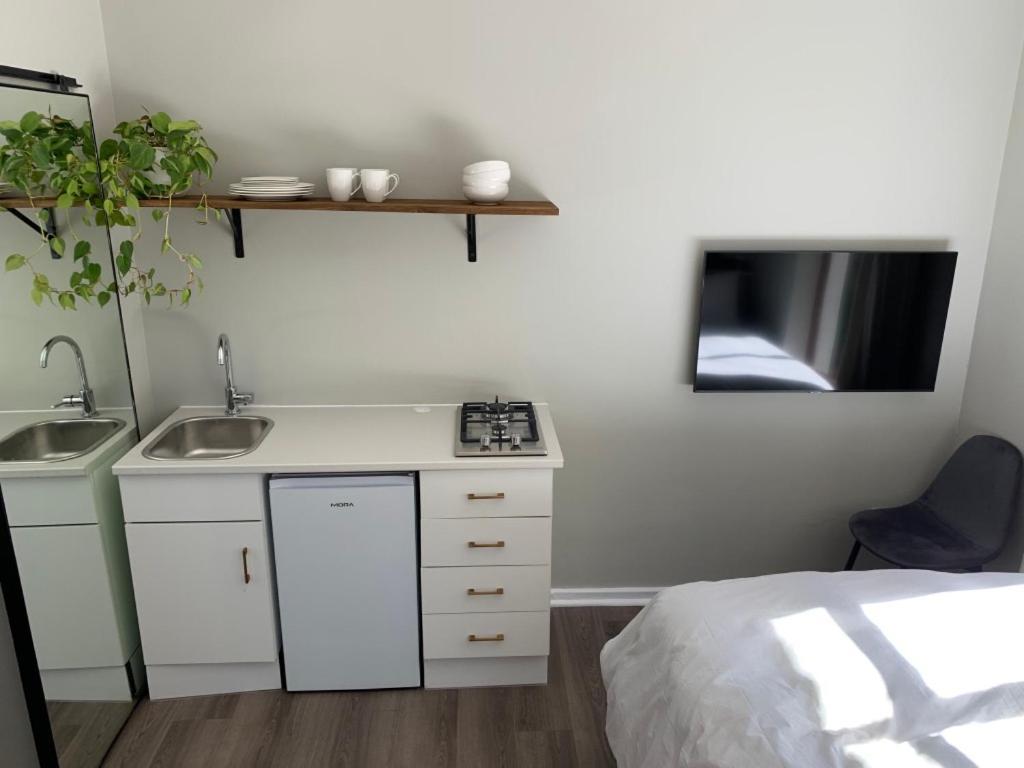 Solar Powered - Heart Of Constantia2 Apartment เคปทาวน์ ภายนอก รูปภาพ