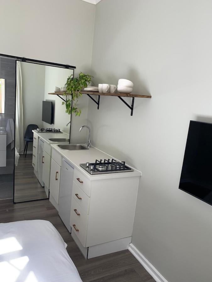 Solar Powered - Heart Of Constantia2 Apartment เคปทาวน์ ภายนอก รูปภาพ